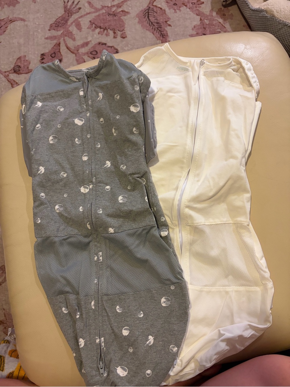 SNOO Baby Sleep Sack Swaddle Set in Gray and Cream